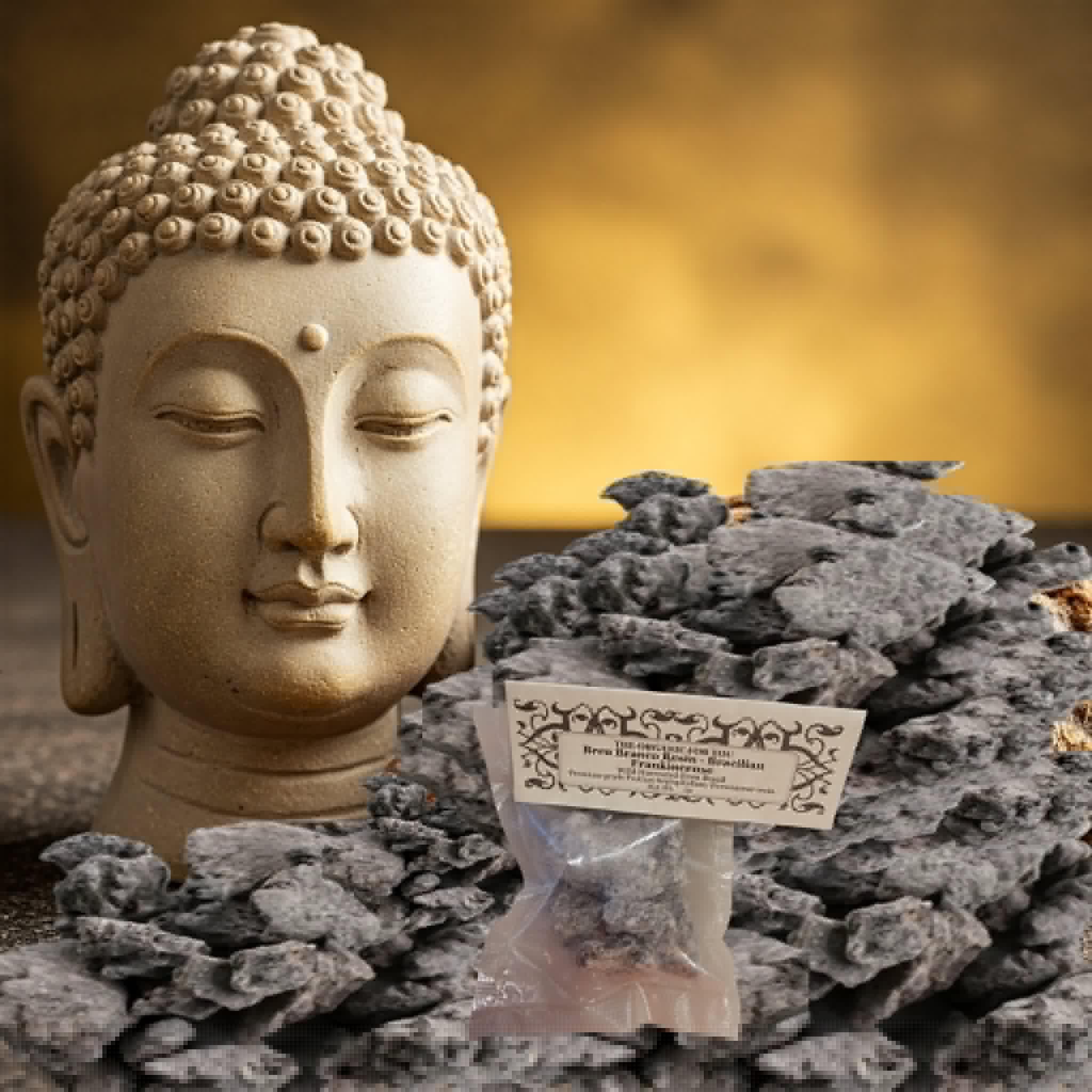 Breu Branco is known for its rich, aromatic scent. It has been used for centuries for its grounding and purifying properties. It is also known for its calming effect and potential healing properties. 